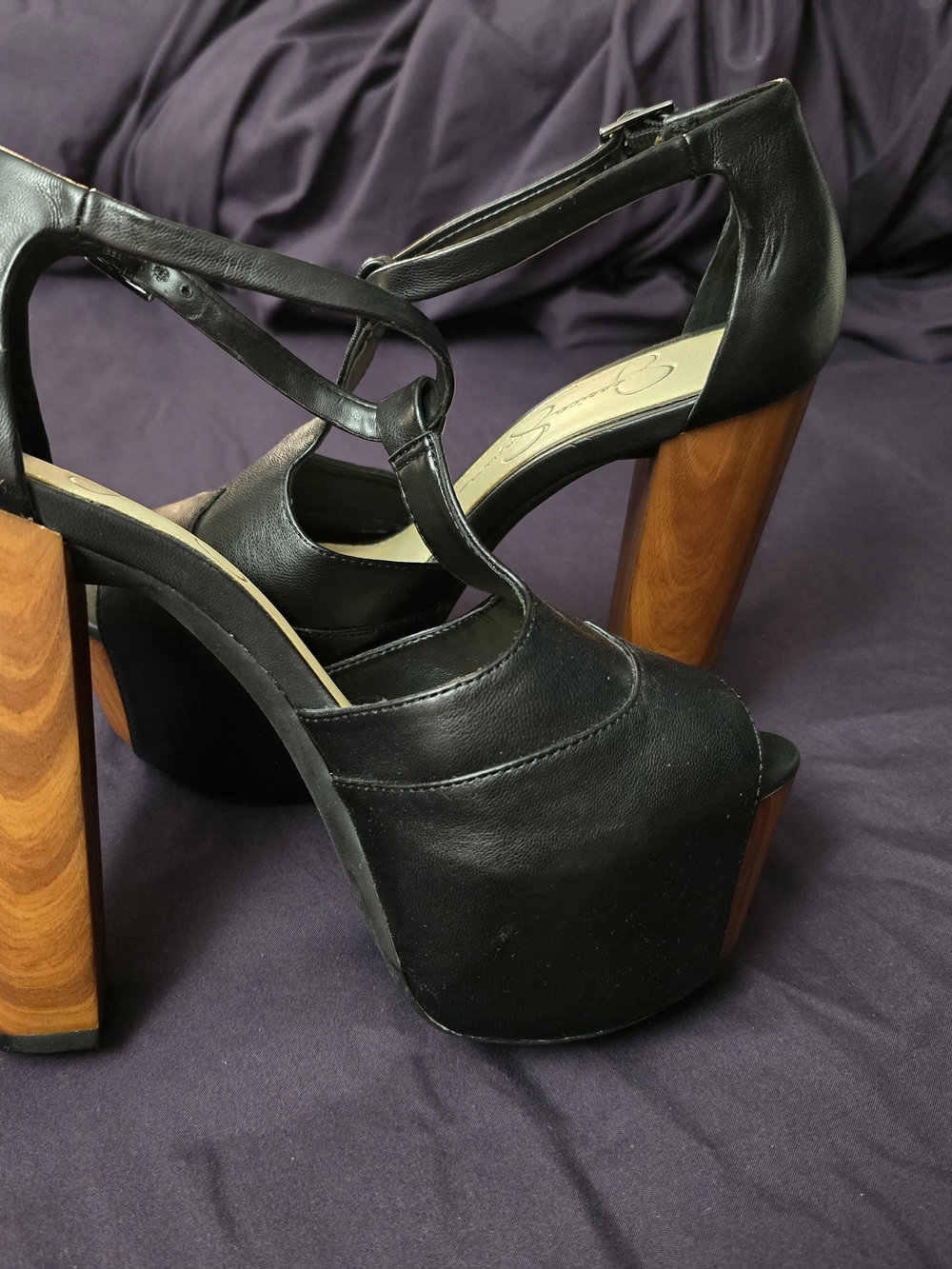 Jessica Simpson Black Leather T-Strap Platform Sandals - Picture 2 of 5